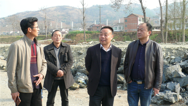 市蚕种场组织职工赴石泉参观考察学习蚕桑