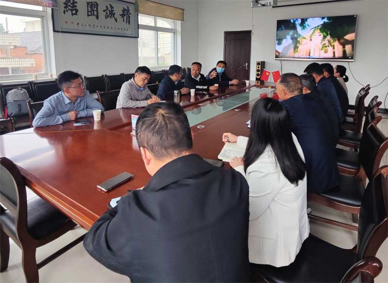 中国农业科学院蚕业研究所一行到qy球友会官网调研指导