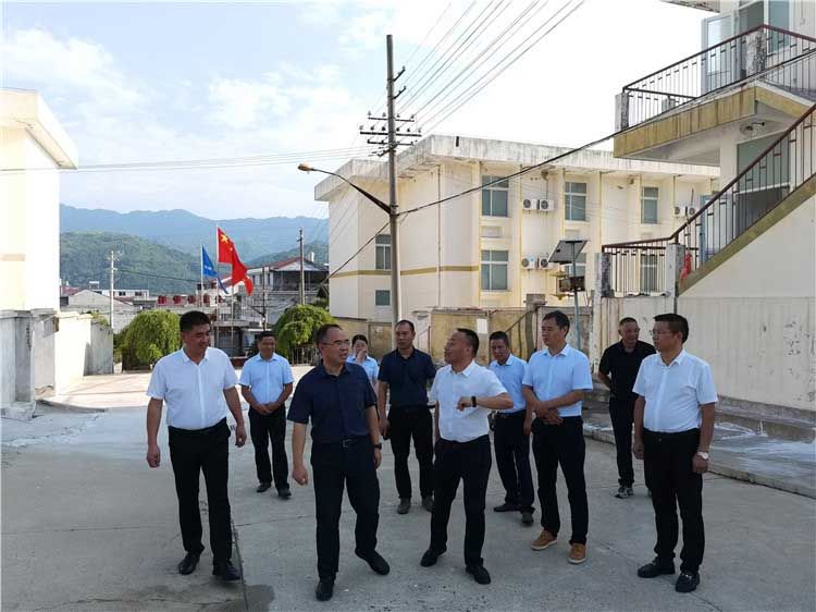 市农业农村局局长徐杰一行到qy球友会官网检查指导工作