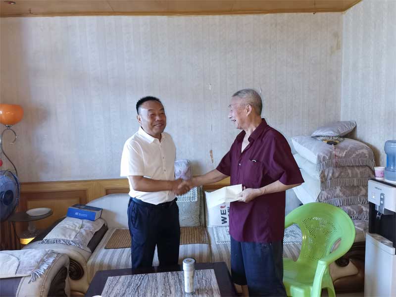 qy球友会官网党委“八一”建军节慰问军转干部