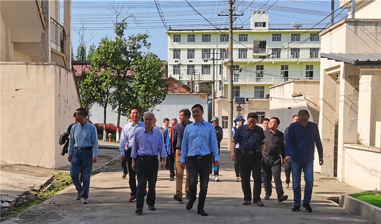 第三次全国蚕遗传资源普查专业组到qy球友会官网调···